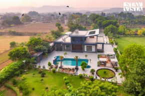 StayVista's Hampton Acres - Outdoor Pool, Vast Lawn & Terrace